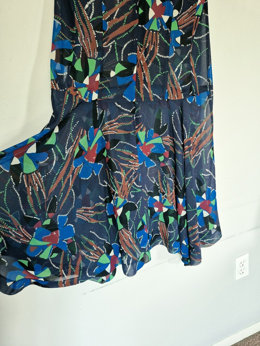 Comrags Sheer Sleeveless Asymetrical Dress Navy Background Geometric Pattern Med - Picture 9 of 9